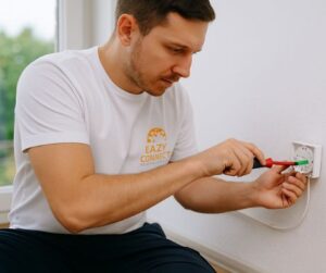 Installation von Glasfaser-Anschlussdosen (GF-TA) in Wohneinheiten